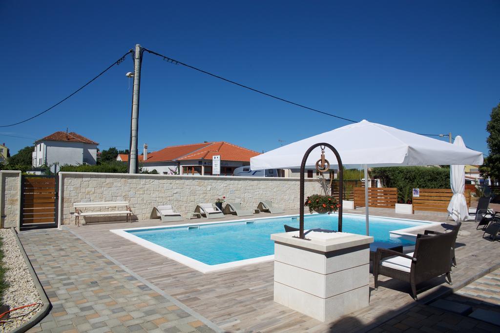 Banic Apartments With Pool Биоград-на-Мору Экстерьер фото