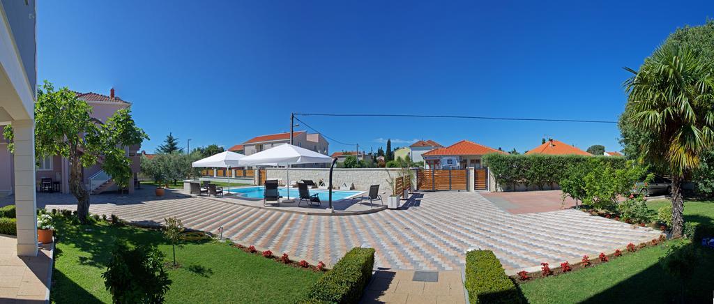 Banic Apartments With Pool Биоград-на-Мору Экстерьер фото