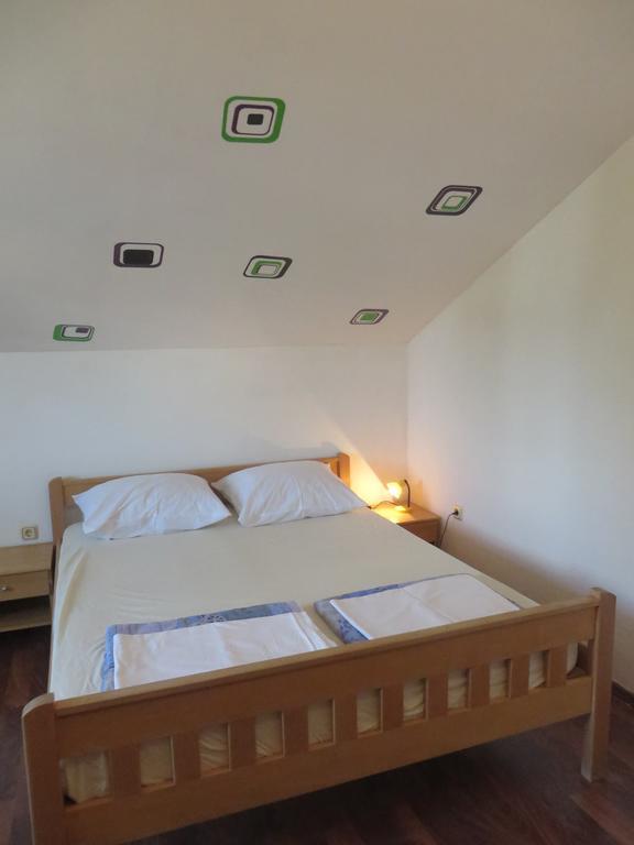 Banic Apartments With Pool Биоград-на-Мору Номер фото