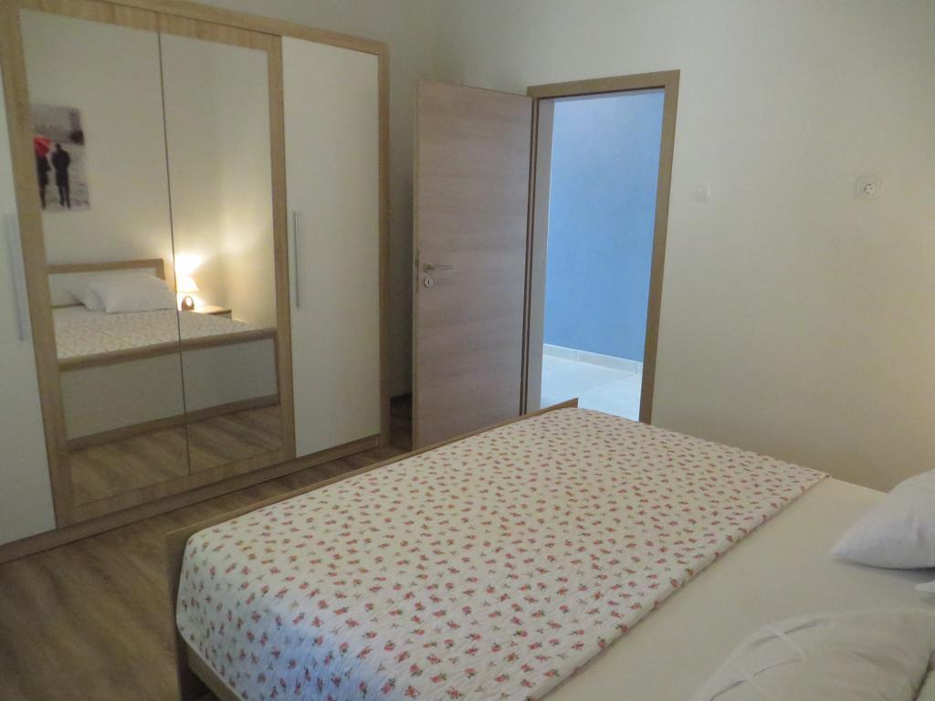 Banic Apartments With Pool Биоград-на-Мору Номер фото