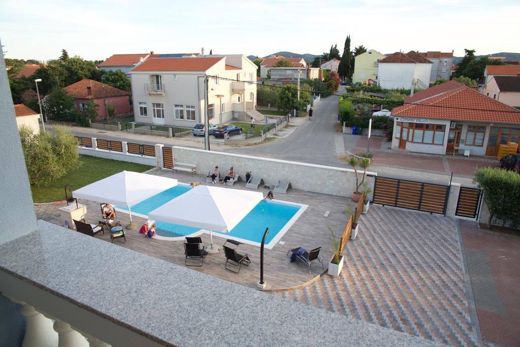 Banic Apartments With Pool Биоград-на-Мору Номер фото
