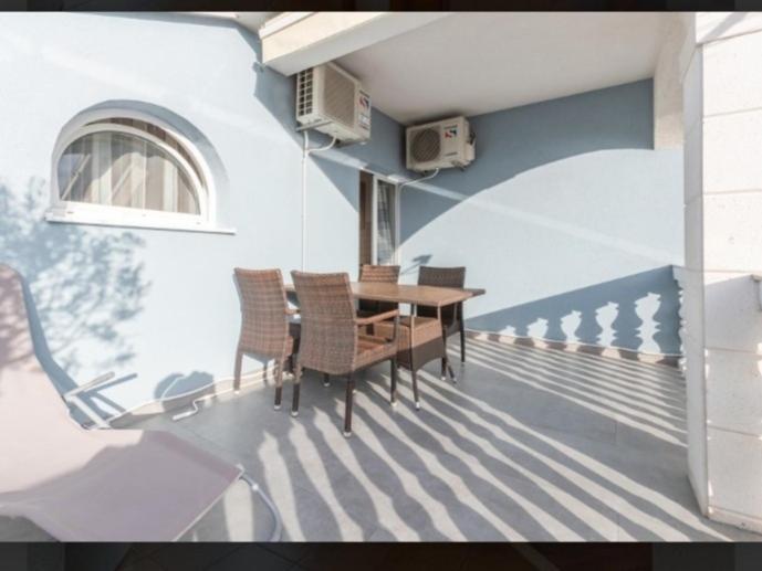 Banic Apartments With Pool Биоград-на-Мору Номер фото